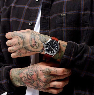 Tommy Hilfiger Trent TH1791066 herrklocka med blått silikonarmband och silver boett, visad framifrån.