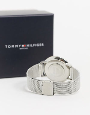 Tommy Hilfiger Sloane 1781811 damklocka med silverfärgat stålarmband och roséguldfärgad boett, visad framifrån.