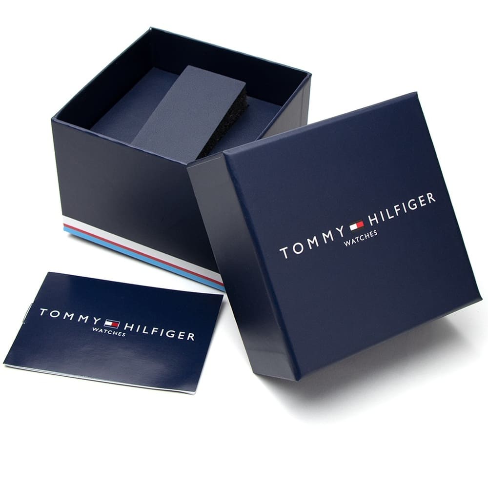 Tommy Hilfiger Sport 1790920 herrklocka med svart silikonarmband och silver boett, visad framifrån.