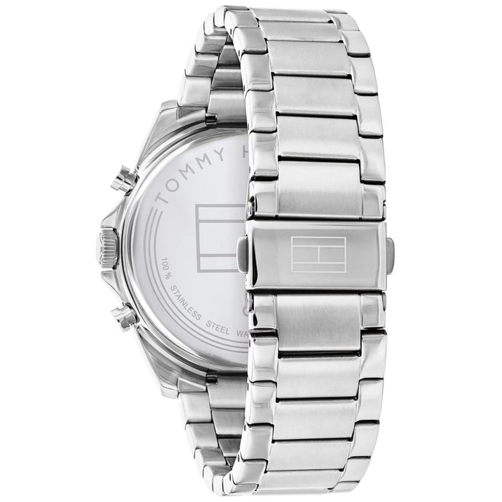 Tommy Hilfiger Baker 1710448 herrklocka med silverfärgat stålarmband och blå urtavla, visad framifrån.
