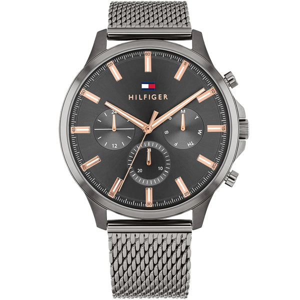 Tommy Hilfiger Ryder 1710500 herrklocka med grått stålarmband och grå boett, visad framifrån.