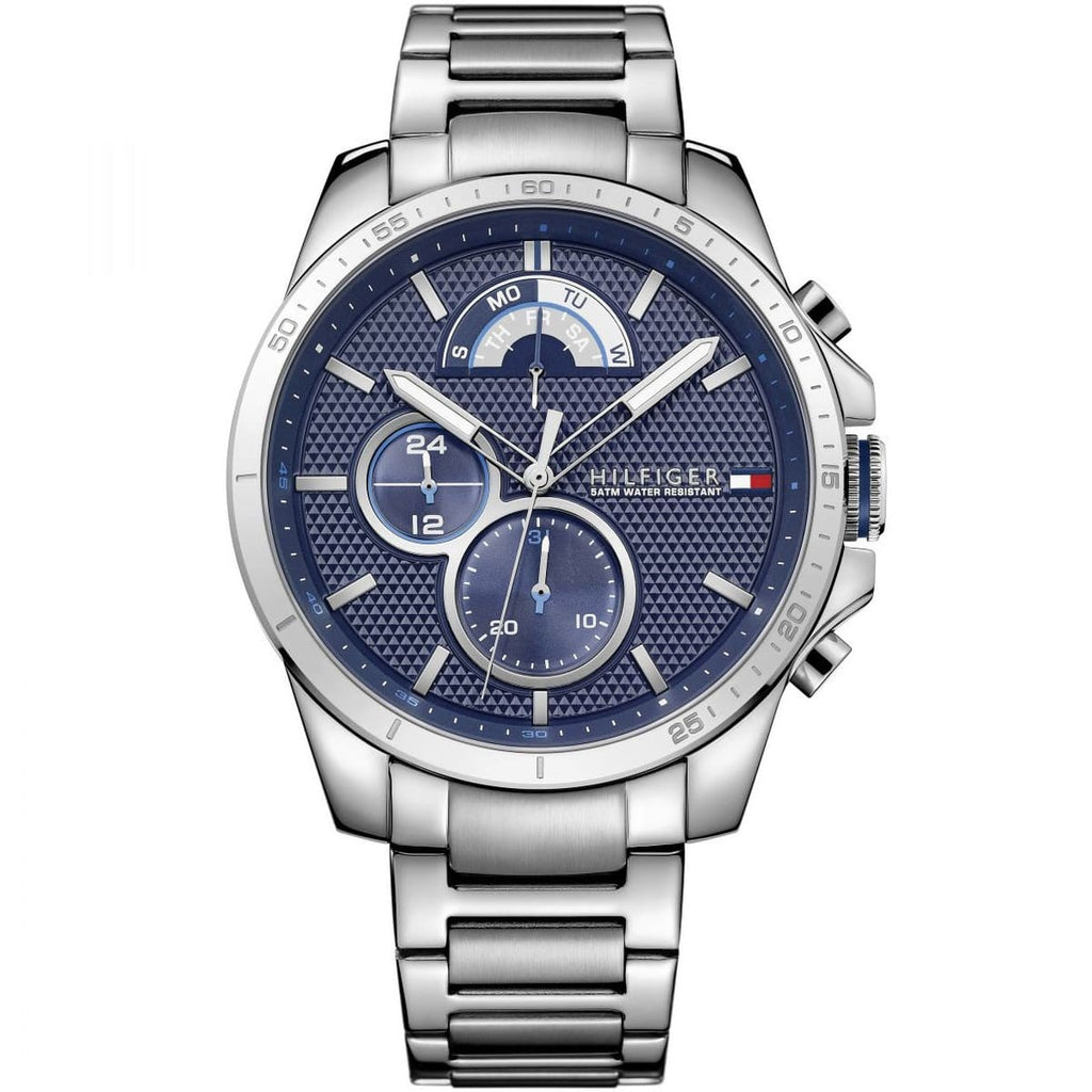 Tommy Hilfiger Decker 1791348 herrklocka med silverfärgat stålarmband och blå urtavla, visad framifrån.