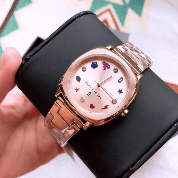 Produktbild av Marc Jacobs MBM3550, Mandy damklocka med 34 mm boett.