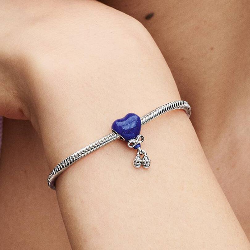 Girl Gender Reveal Colour-changing Charm WRIST SWEDEN