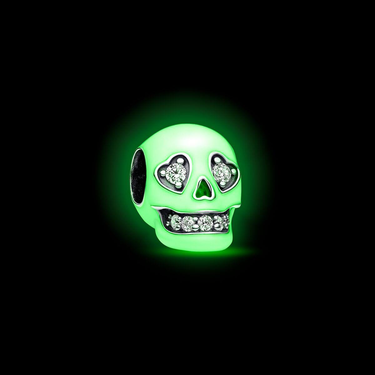Pandora Glow-in-the-dark Sparkling Skull Charm WRIST SWEDEN