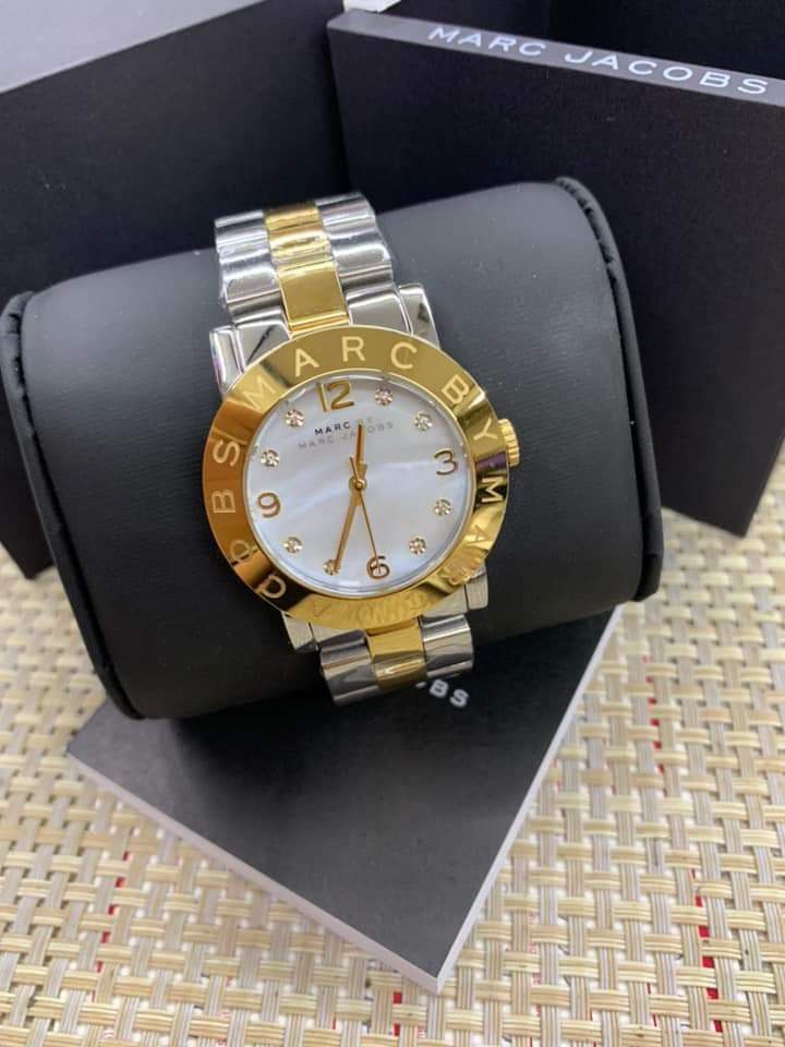 Produktbild av Marc Jacobs MBM3139, Amy damklocka med 36 mm boett.