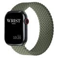 flätad solo loop i färgen mörkgrön till apple watch från wrist sweden