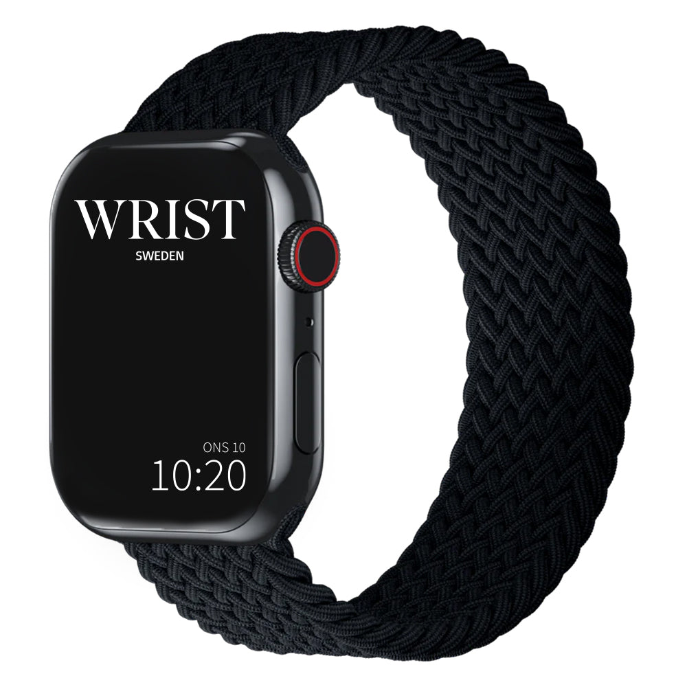 Svart armband till apple watch av modellen flätad Solo Loop från wrist sweden