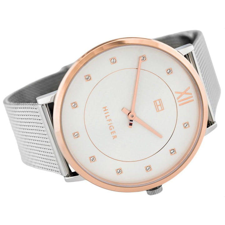 Tommy Hilfiger Sloane 1781811 damklocka med silverfärgat stålarmband och roséguldfärgad boett, visad framifrån.